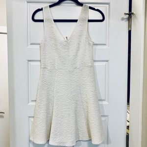 Beautiful boutique white short dress!